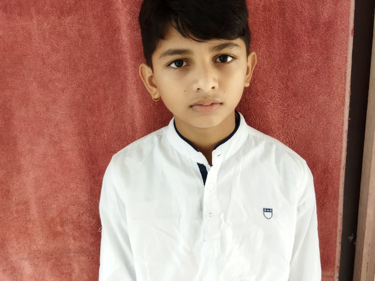 केटाकेटीमाथिकाे थिचाेमिचाे सामाजिक सञ्जालमै छरपस्ट छ, कसैले उजुरी नै गर्नुपर्छ र ?